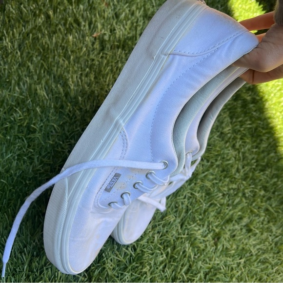 Used solid white authentic style Vans, Size 12 Men’s - Picture 5 of 6